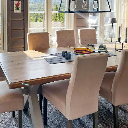 10 Person In Nesbyen-by Traum